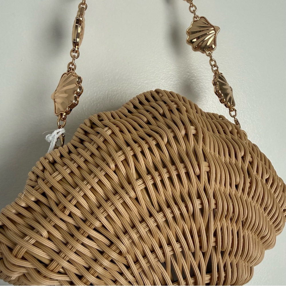Haute Hippie Tan Woven Clutch with Gold Chain shell summer bag - Picture 2 of 4